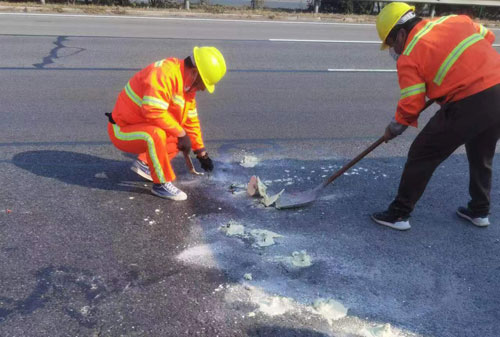 张沟镇公路下沉注浆加固